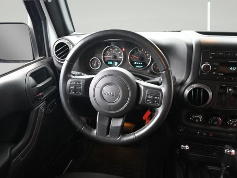 Used 2018 Jeep Wrangler Sport AWD/4WD image 11