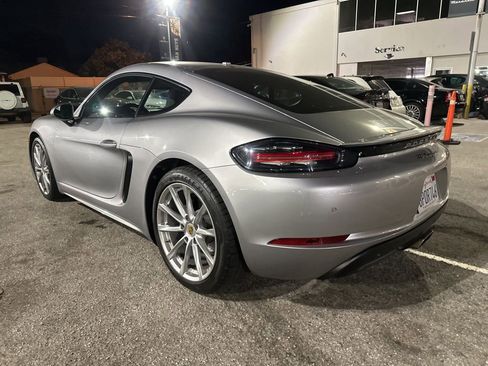 Used 2017 Porsche 718 Cayman image 4