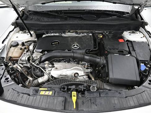 Used 2023 Mercedes-Benz GLB 250 image 16
