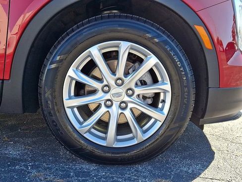 Certified 2021 Cadillac XT4 Luxury w/ Cold Weather Package image 9