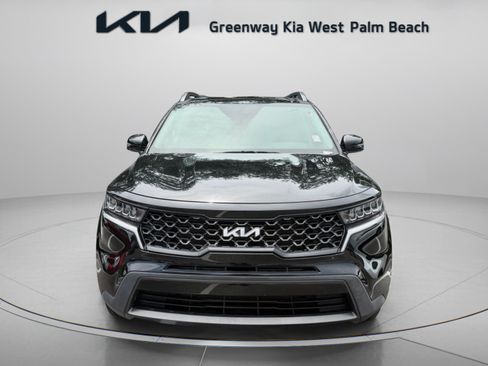 Certified 2022 Kia Sorento S w/ Panoramic Sunroof Package AWD/4WD image 2
