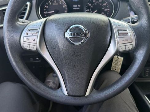 Used 2015 Nissan Rogue S AWD/4WD image 32