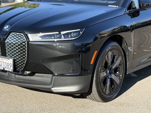 Used 2025 BMW iX xDrive50 w/ Premium Package image 11