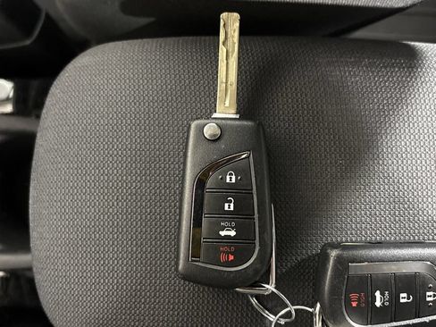 Used 2022 Toyota Corolla LE FWD image 31