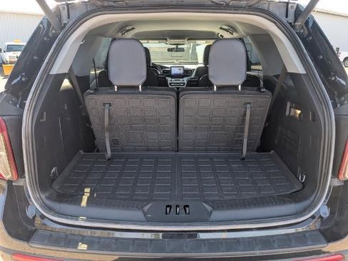 Used 2023 Ford Explorer XLT w/ Equipment Group 202A image 12