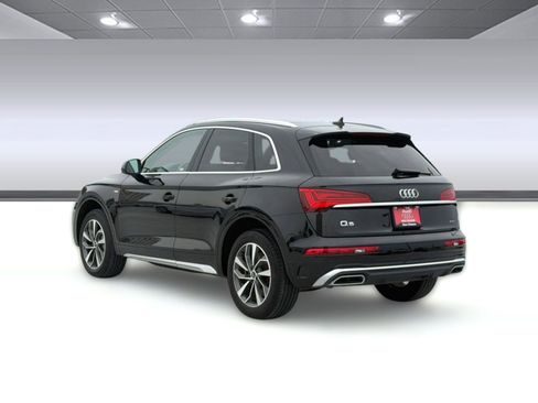 Used 2023 Audi Q5 2.0T Premium Plus w/ Premium Plus Package AWD/4WD image 3