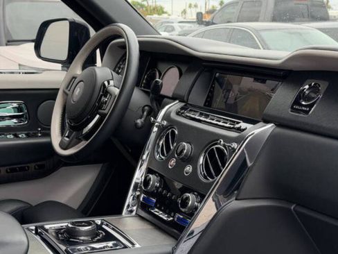 Used 2023 Rolls-Royce Cullinan image 9