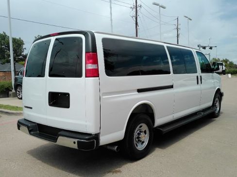 Used 2025 Chevrolet Express 3500 LT w/ LT Preferred Equipment Group RWD image 10