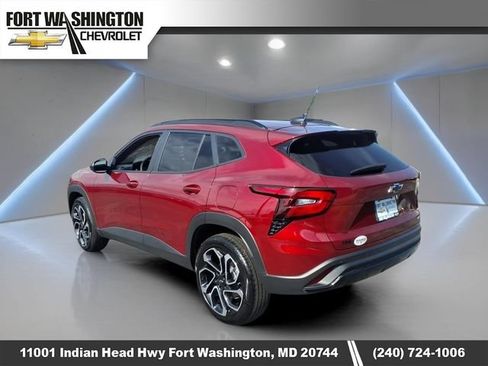 Used 2025 Chevrolet Trax RS w/ Driver Confidence Package FWD image 5