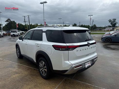 Certified 2025 Nissan Pathfinder SL AWD/4WD image 5