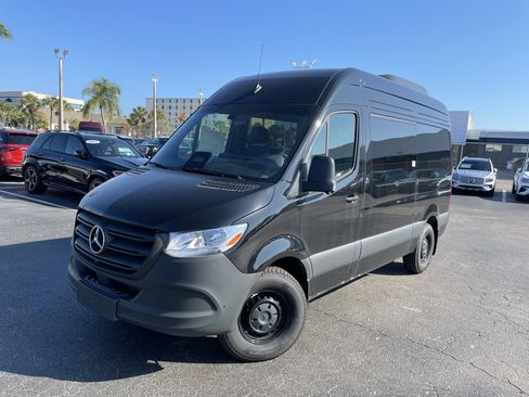 New 2025 Mercedes-Benz Sprinter 2500 image 1