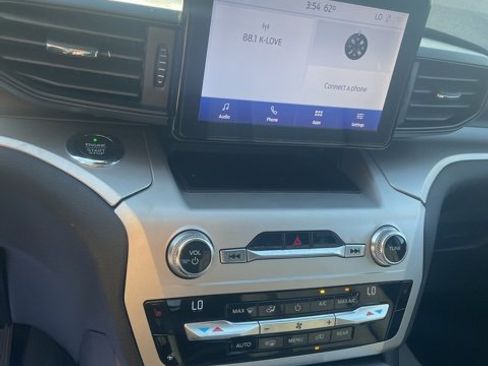 Used 2020 Ford Explorer XLT w/ Comfort Package image 17