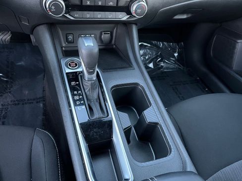 Used 2025 Nissan Sentra SV image 39