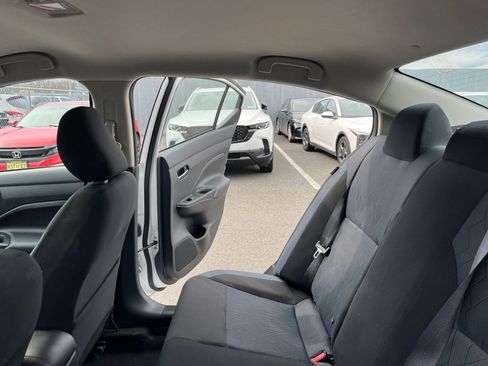 Used 2025 Nissan Versa SV image 38