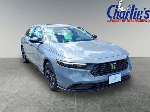 Used 2025 Honda Accord SE image 3