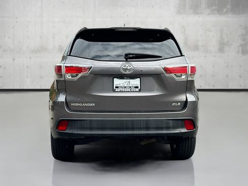 Used 2014 Toyota Highlander XLE image 6