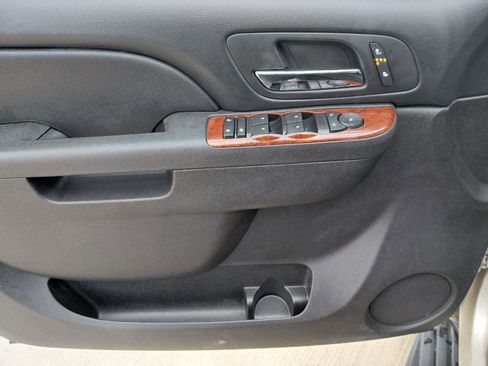 Used 2013 Chevrolet Tahoe LT image 27