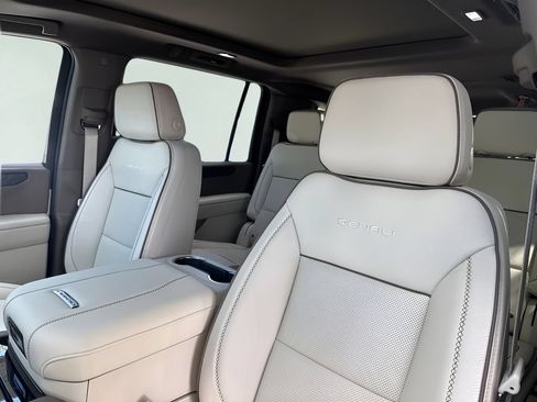 New 2026 GMC Yukon XL Denali w/ Sun & Power Step Package AWD/4WD image 10