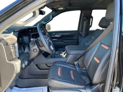 Used 2024 GMC Sierra 1500 AT4 w/ Technology Package image 9