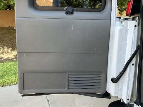 Used 2018 Chevrolet Express 3500 LT w/ LT Preferred Equipment Group RWD image 39
