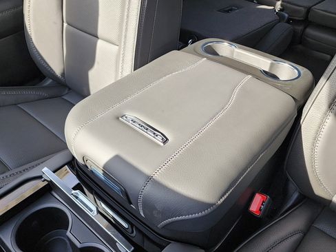 New 2026 GMC Yukon Denali w/ Denali Reserve Package image 37