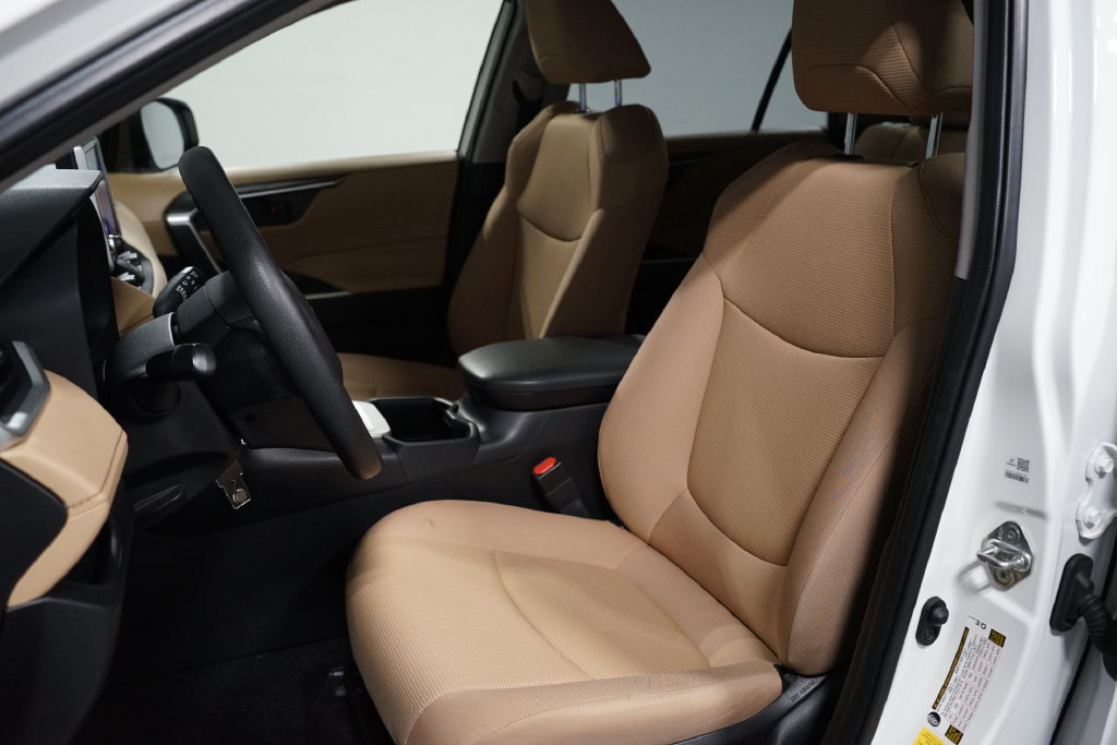 Certified 2023 Toyota RAV4 LE FWD image 25