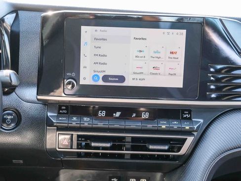 Used 2025 Toyota Camry SE FWD image 15