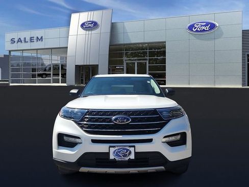 Certified 2022 Ford Explorer XLT w/ Equipment Group 202A AWD/4WD image 8