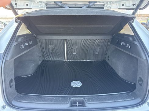 Used 2023 Buick Envision Avenir image 36