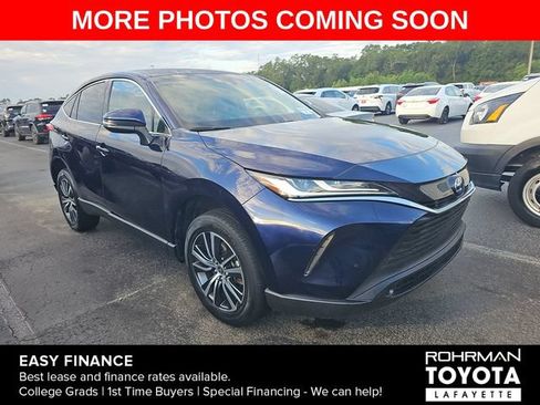 Used 2024 Toyota Venza LE AWD/4WD image 3
