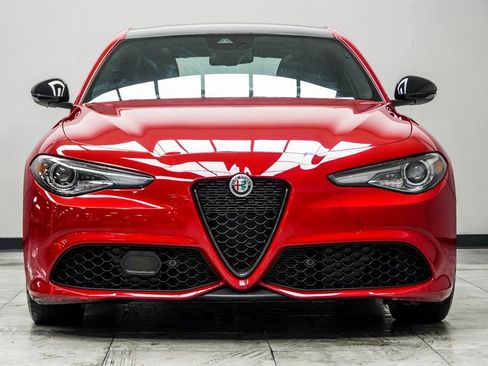 Used 2023 Alfa Romeo Giulia Veloce image 8