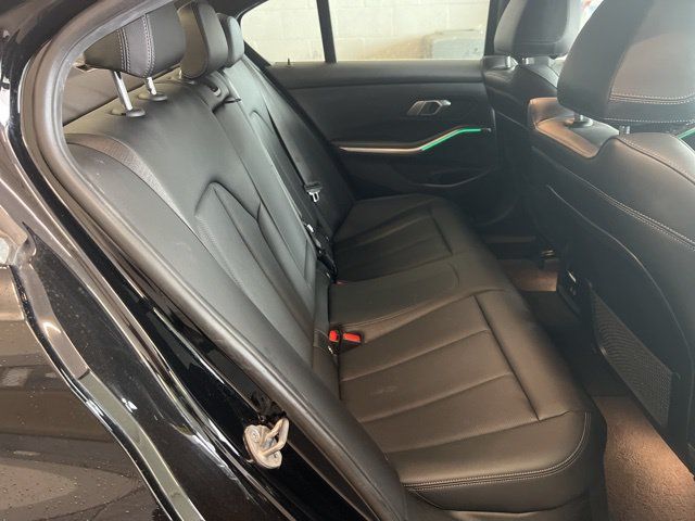 Used 2022 BMW 330i Sedan w/ Driving Assistance Package RWD image 6