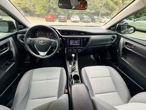 Used 2017 Toyota Corolla L FWD image 2