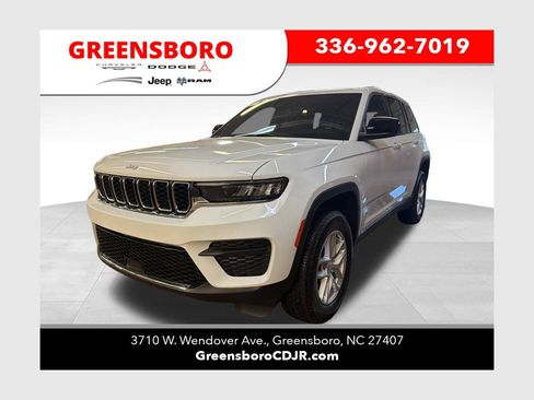 New 2026 Jeep Grand Cherokee Laredo AWD/4WD image 1