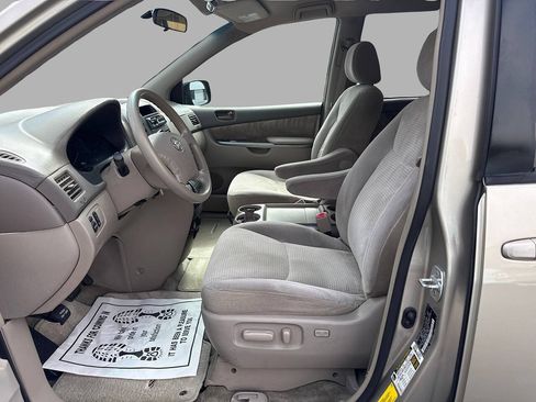 Used 2008 Toyota Sienna LE FWD image 11
