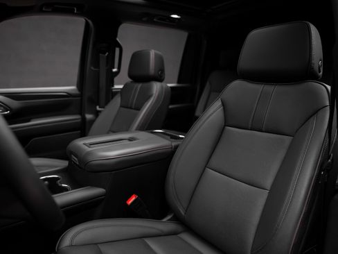 Used 2024 Chevrolet Suburban RST w/ Luxury Package image 55