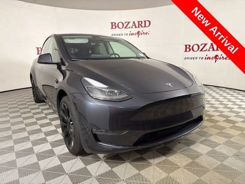 Used 2024 Tesla Model Y 2WD image 1