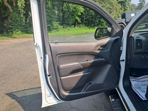 Used 2016 GMC Canyon SLT w/ Driver Alert Package AWD/4WD image 14