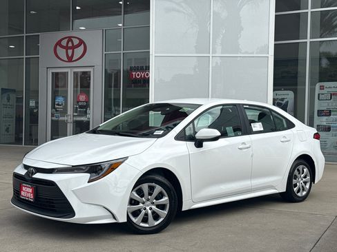 New 2026 Toyota Corolla LE FWD image 2