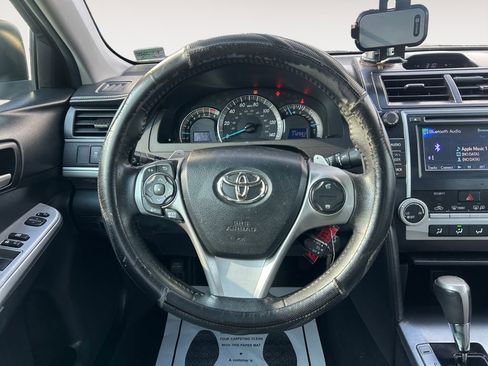 Used 2013 Toyota Camry SE image 12