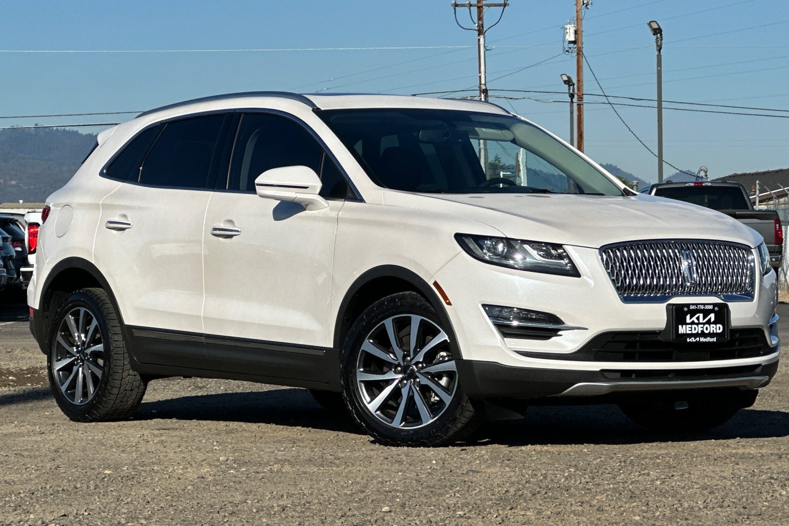 Used 2019 Lincoln MKC Reserve FWD image 2
