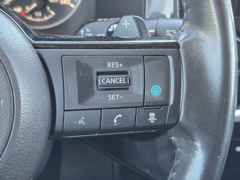 Used 2022 Nissan Pathfinder SV FWD image 31