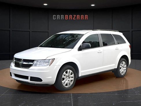 Used 2018 Dodge Journey SE image 2