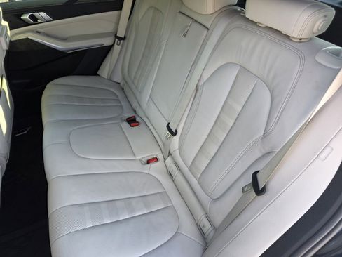 Used 2022 BMW X5 sDrive40i w/ M Sport Package image 13