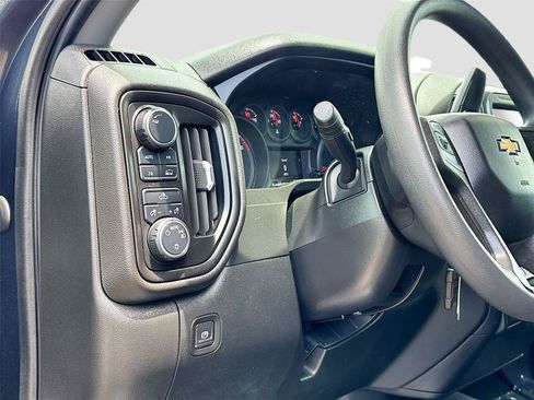 Used 2020 Chevrolet Silverado 1500 Custom w/ Custom Value Package AWD/4WD image 10