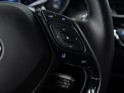Used 2019 Toyota C-HR Limited FWD image 25