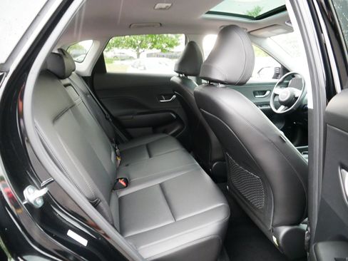 Used 2024 Hyundai Kona Limited AWD/4WD image 16
