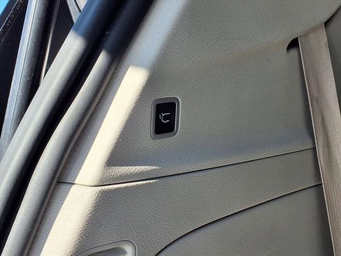 Used 2020 Chrysler Pacifica Touring-L Plus image 22