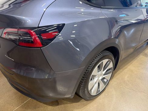 Used 2023 Tesla Model Y Long Range AWD/4WD image 79
