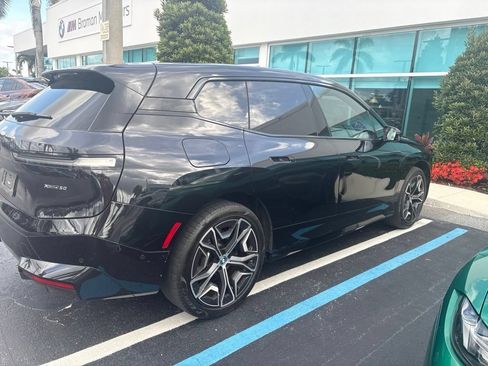 Used 2024 BMW iX xDrive50 w/ Sport Package AWD/4WD image 6